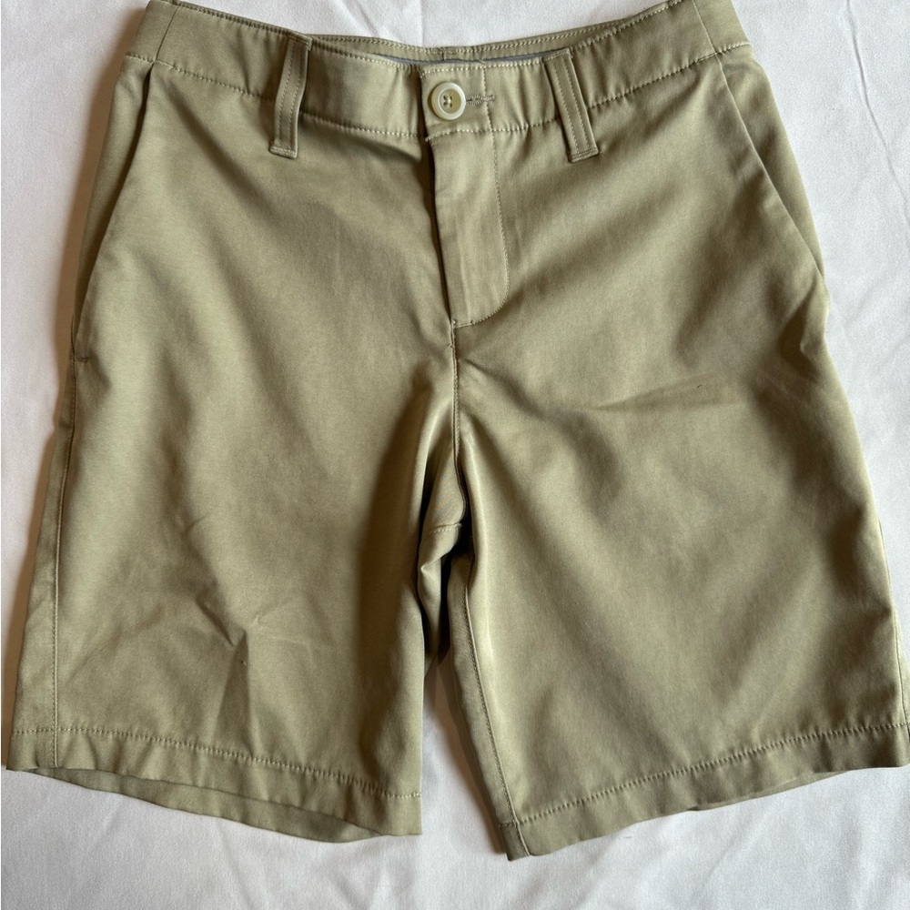 Boys 10 under armor khaki golf shorts
